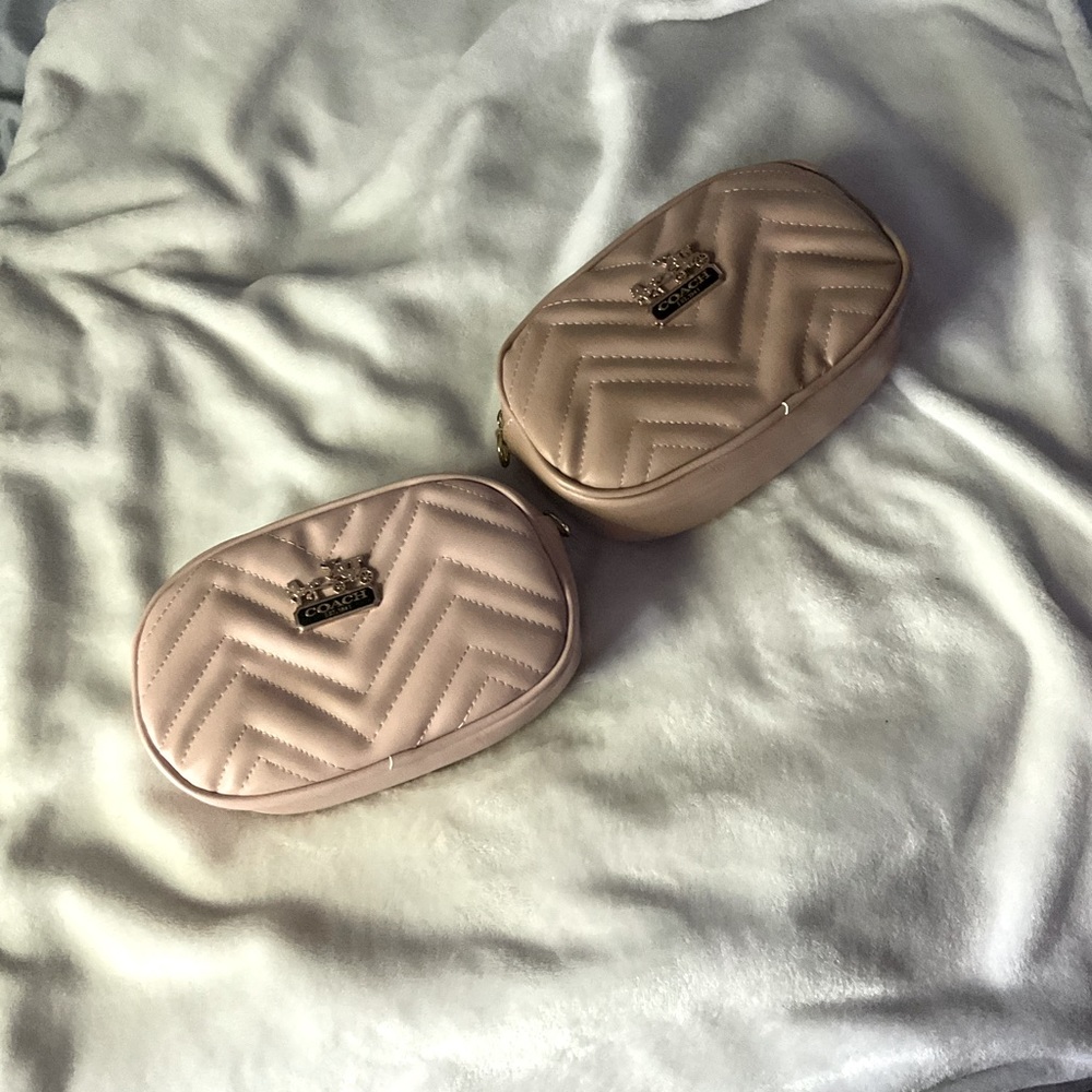 I am selling these bags they are coach it’s a crossbody bag tan ,pink color